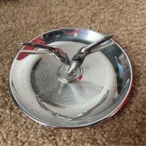 Art Deco bird ashtray. 6” diameter.